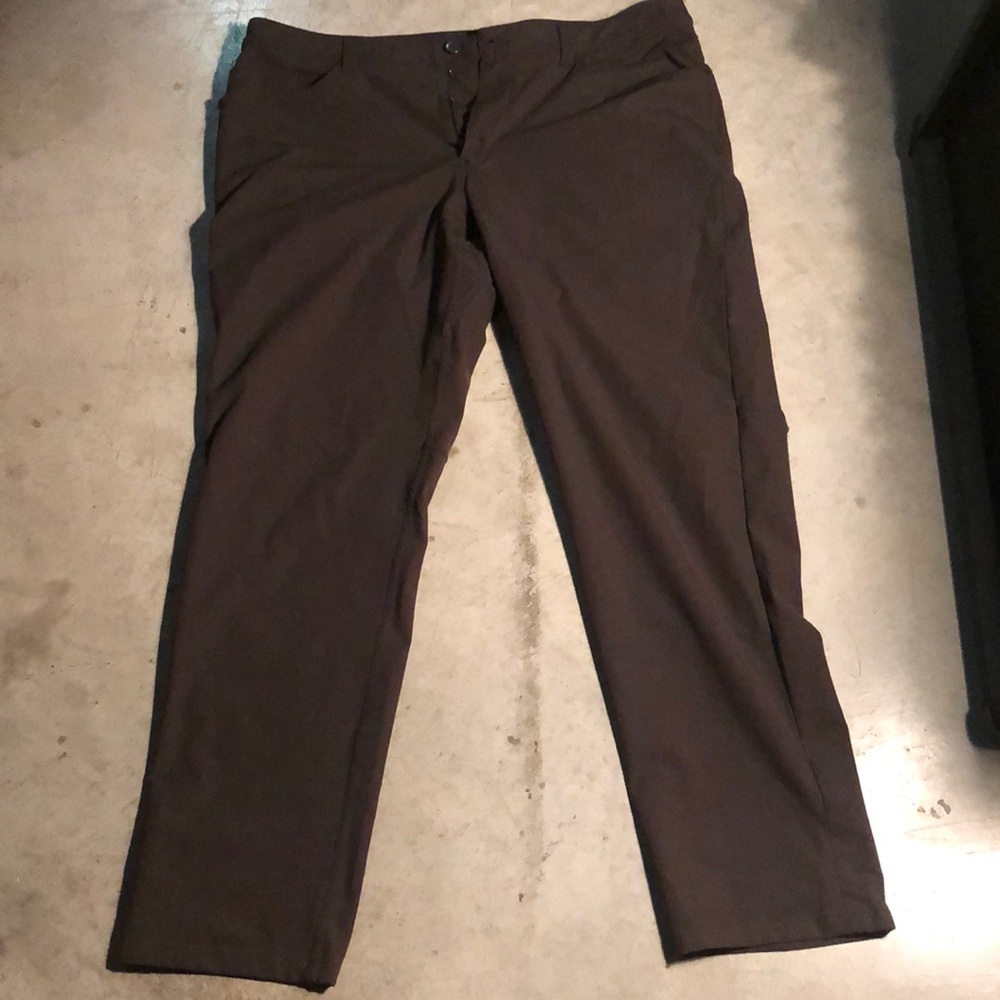 Lululemon Commission Classic-fit 36x32 Army Green